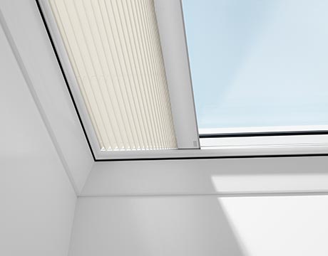VELUX Translucent pleated blind